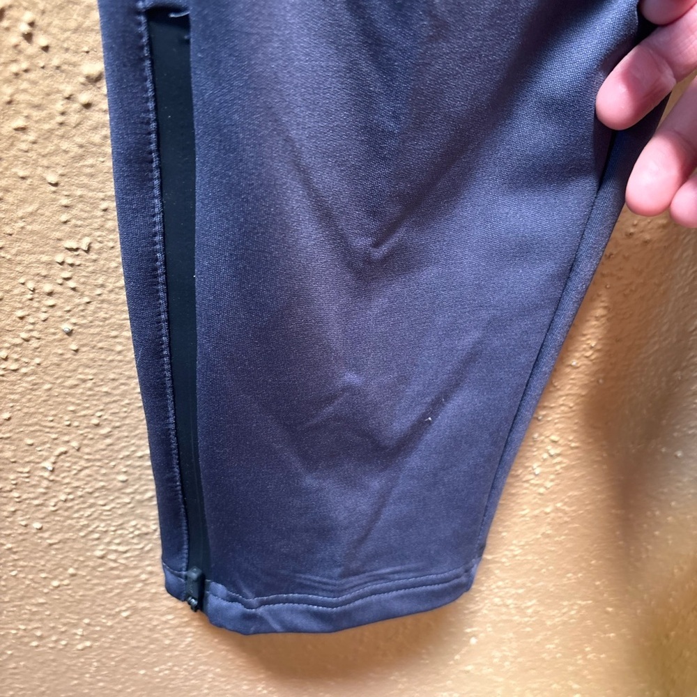 Reebok Men's Dark Gray Joggers - Picture 8 of 9
